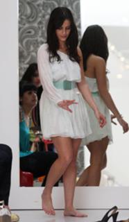 Jessica Lowndes feet photo thumbnail