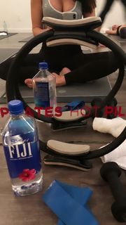 Jessica Lowndes feet photo thumbnail
