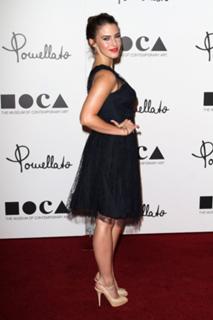 Jessica Lowndes feet photo thumbnail