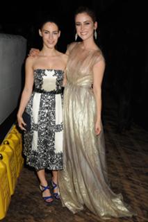 Jessica Lowndes feet photo thumbnail