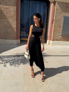Jessica Lowndes feet photo 8