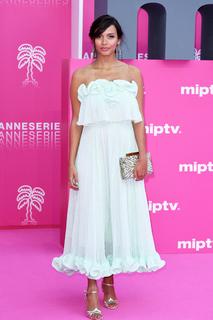 Jessica Lucas feet photo thumbnail