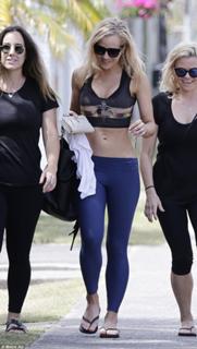 Jessica Marais feet photo 4