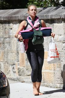 Jessica Marais feet photo 10