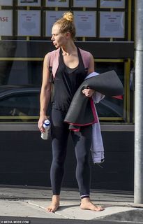 Jessica Marais feet photo 4