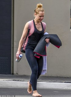 Jessica Marais feet photo 3