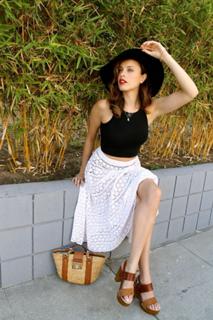 Jessica McNamee feet photo thumbnail