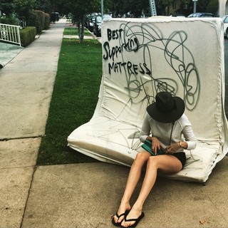 Jessica McNamee feet photo thumbnail