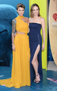 Jessica McNamee feet photo thumbnail