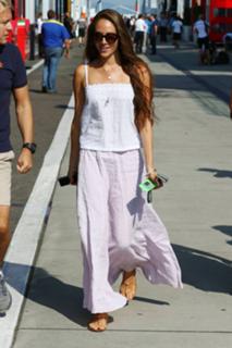 Jessica Michibata feet photo thumbnail