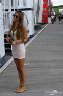 Jessica Michibata feet photo thumbnail