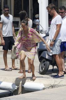 Jessica Michibata feet photo thumbnail