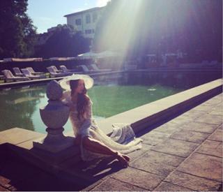 Jessica Michibata feet photo thumbnail