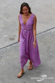 Jessica Michibata feet photo thumbnail