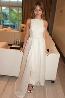 Jessica Michibata feet photo thumbnail