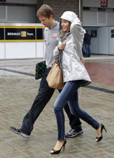 Jessica Michibata feet photo thumbnail