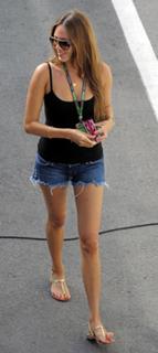 Jessica Michibata feet photo thumbnail