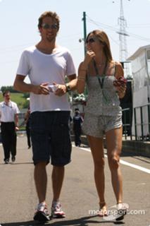 Jessica Michibata feet photo thumbnail