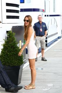 Jessica Michibata feet photo thumbnail