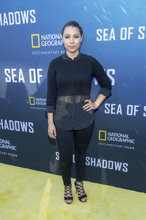 Jessica Parker Kennedy feet photo thumbnail