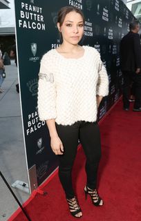 Jessica Parker Kennedy feet photo thumbnail