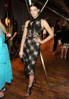 Jessica Paré feet photo thumbnail