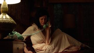 Jessica Paré feet photo thumbnail