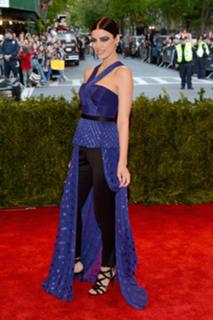 Jessica Paré feet photo thumbnail