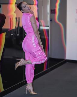 Jessica Pereira feet photo 3