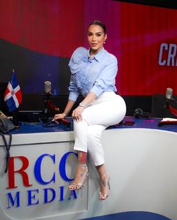 Jessica Pereira feet photo 2