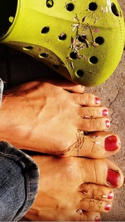 Jessica Polsky feet photo 7