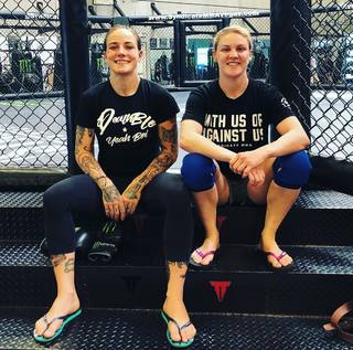 Jessica Rose Clark feet photo 3