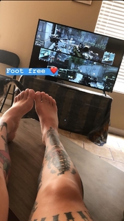 Jessica Rose Clark feet photo 9