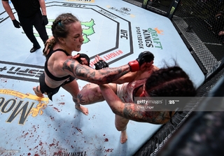 Jessica Rose Clark feet photo 3