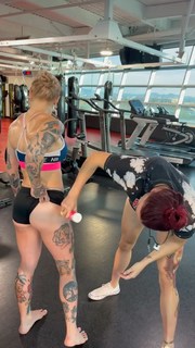 Jessica Rose Clark feet photo 3