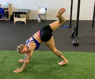 Jessica Rose Clark feet photo 20