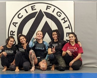 Jessica Rose Clark feet photo 2