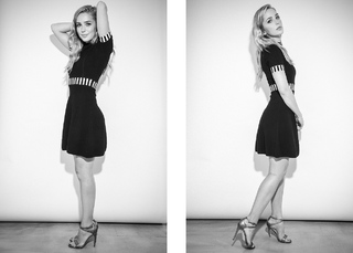 Jessica Rothe feet photo thumbnail