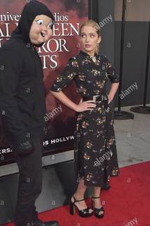Jessica Rothe feet photo thumbnail