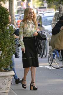 Jessica Rothe feet photo thumbnail