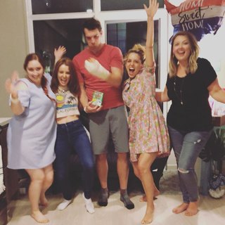 Jessica Rothe feet photo thumbnail