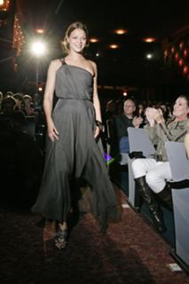 Jessica Schwarz feet photo thumbnail