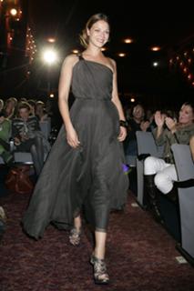Jessica Schwarz feet photo thumbnail