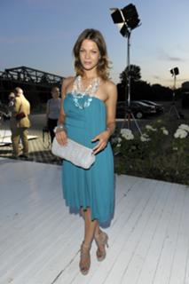 Jessica Schwarz feet photo thumbnail