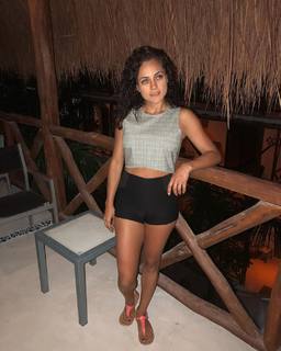 Jessica Segura feet photo 1