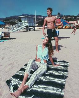 Jessica Serfaty feet photo thumbnail