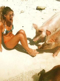 Jessica Serfaty feet photo thumbnail