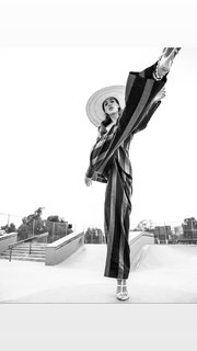 Jessica Serfaty feet photo thumbnail