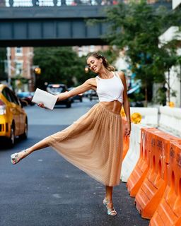 Jessica Serfaty feet photo thumbnail