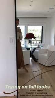 Jessica Serfaty feet photo thumbnail